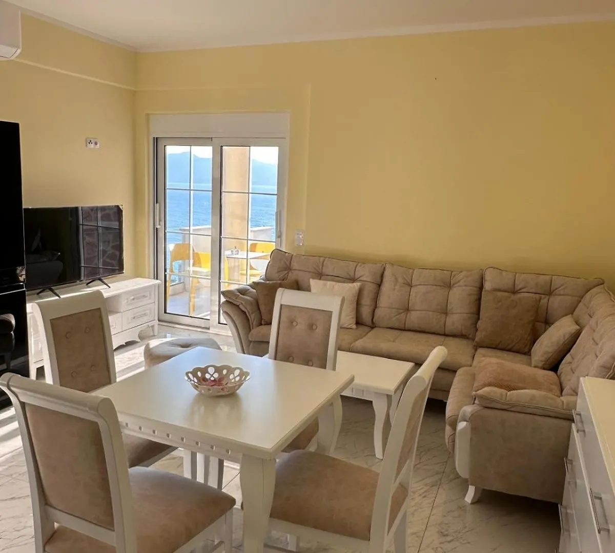 Haus Maximilian Daire Saranda