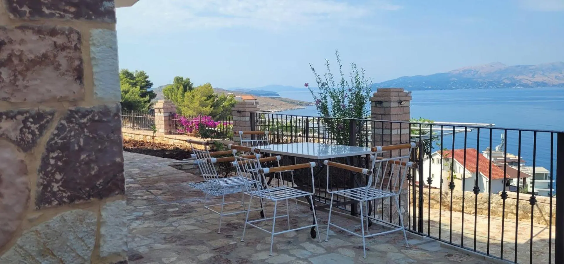 Apartamento Haus Maximilian Sarandë