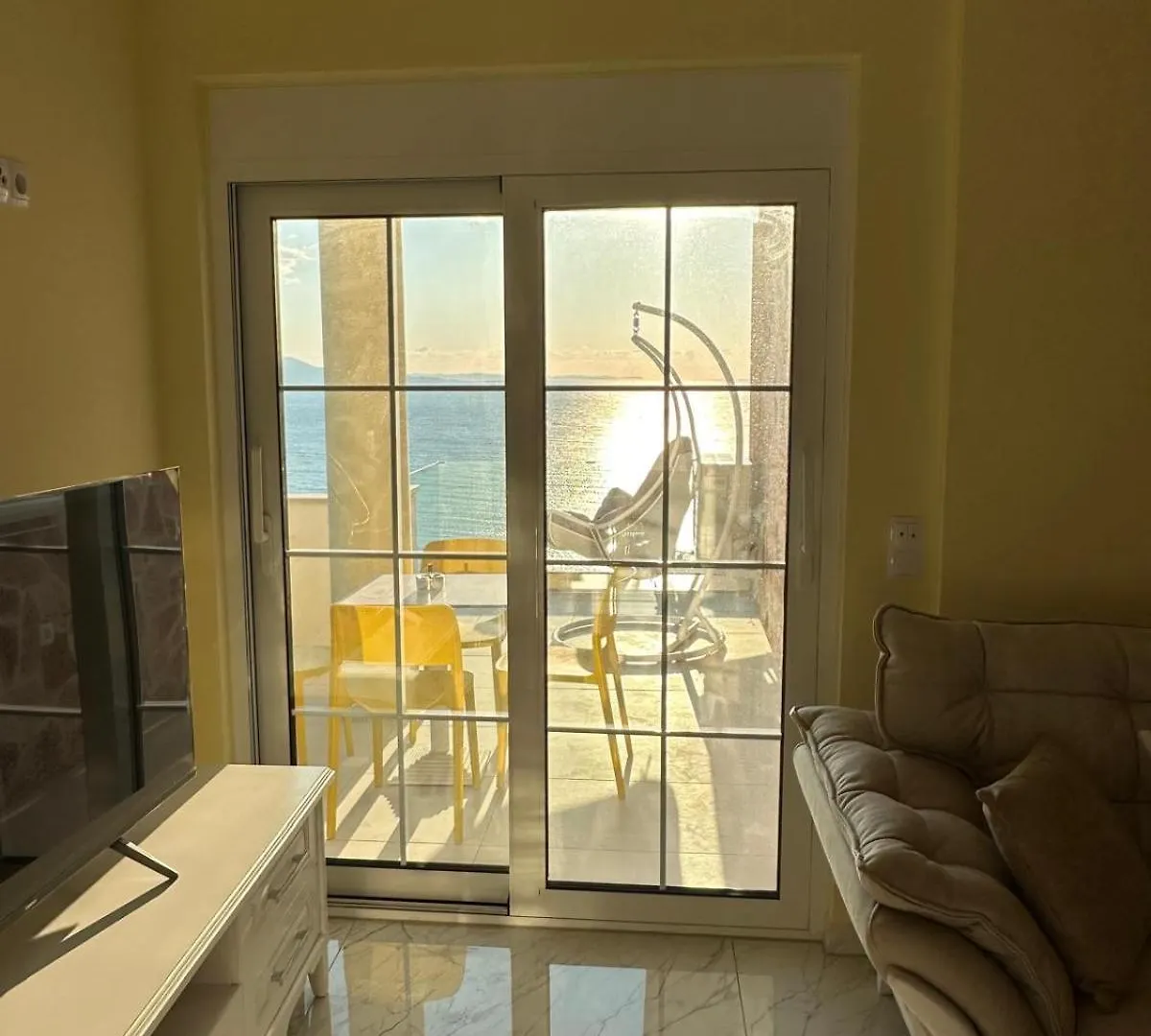 Apartamento Haus Maximilian Sarandë