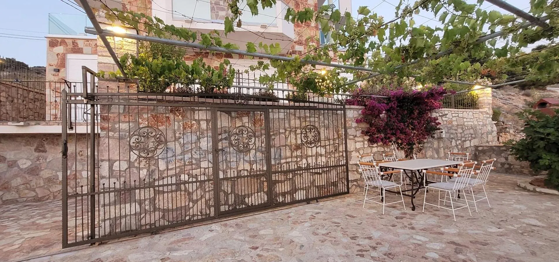 Haus Maximilian Daire Saranda