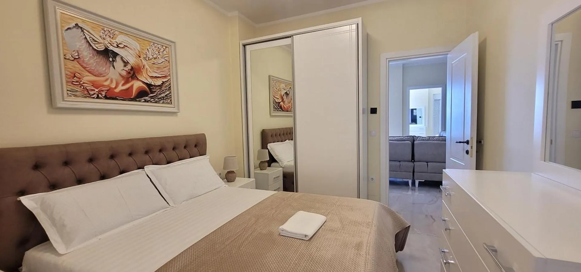 Apartamento Haus Maximilian Sarandë
